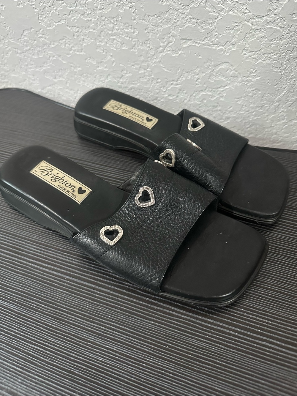 Brighton Black Leather Slide Sandals with Silver Heart Studs Size 8 Narrow